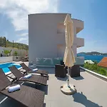 别墅 Somnium Near Trogir, Pool And Gym 罗戈兹尼察
