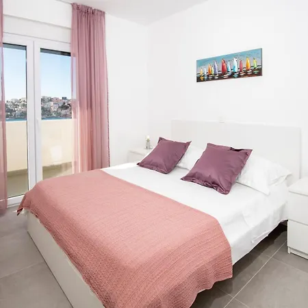 Somnium Near Trogir, Pool And Gym Villa *