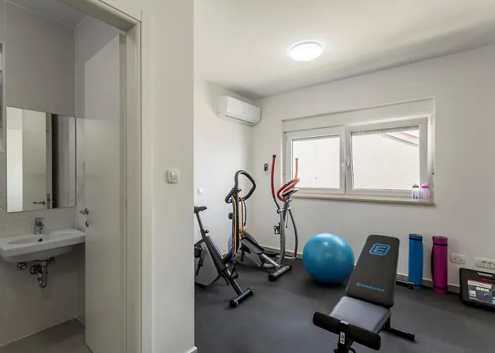 Somnium Near Trogir, Pool And Gym Villa *