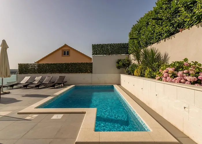 Somnium Near Trogir, Pool And Gym فيلة