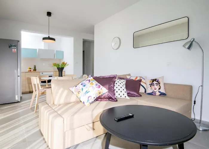 Somnium Near Trogir, Pool And Gym فيلة روغوزنيكا